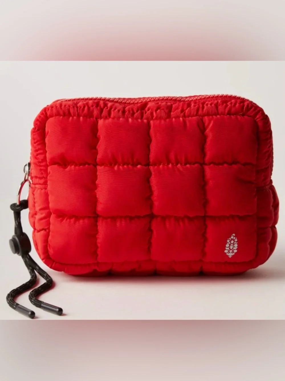 FREE PEOPLE MOVEMENT- QUILTED MINI CASE IN WINTERBERRY. NWT